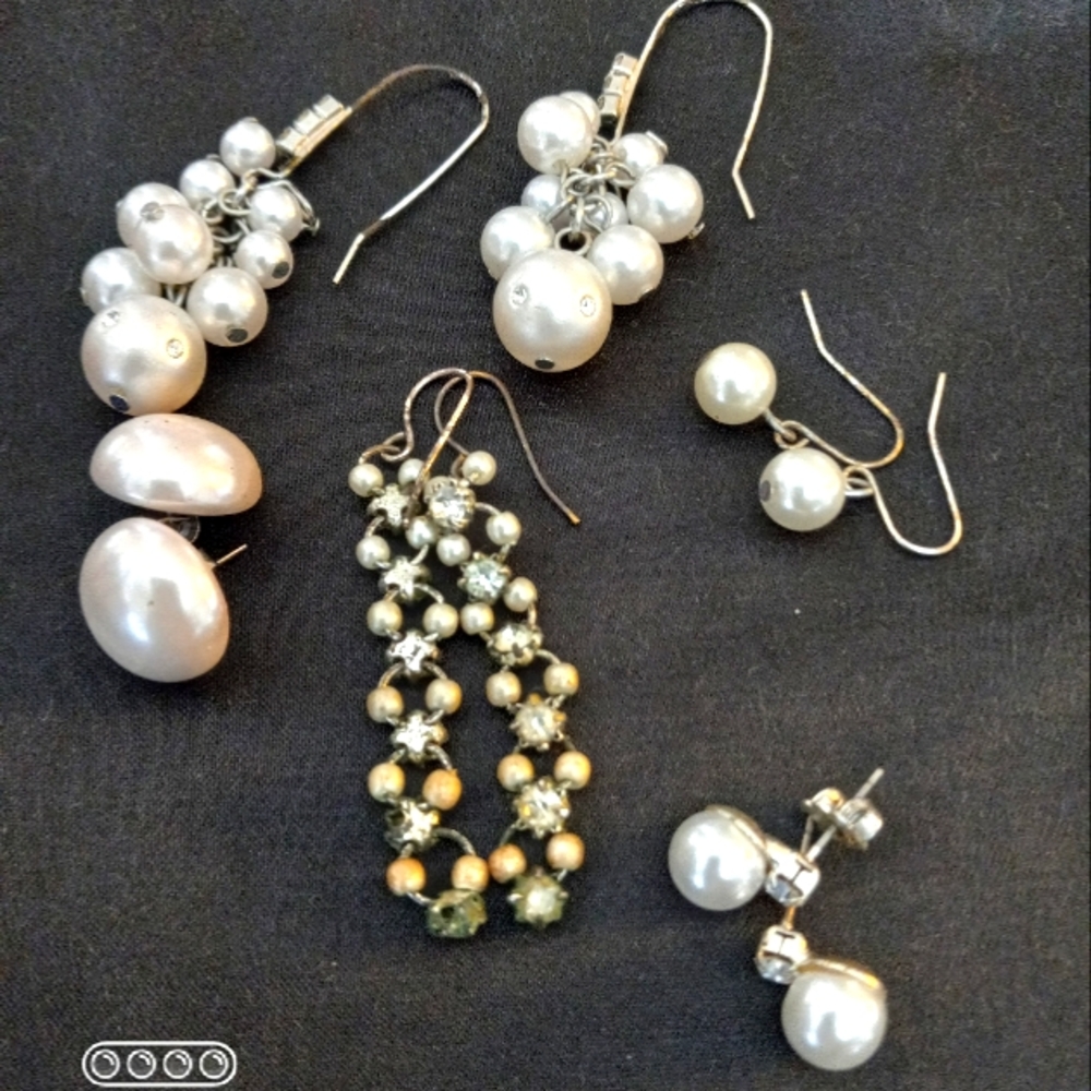 Bundle. Five pairs of white earrings